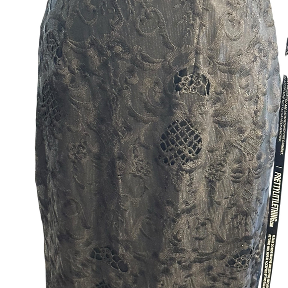 Black Lace Gothic Bodycon Dress - Picture 5 of 6